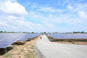 sorotisolarcross-section-of-solar-pannels-in-soroti